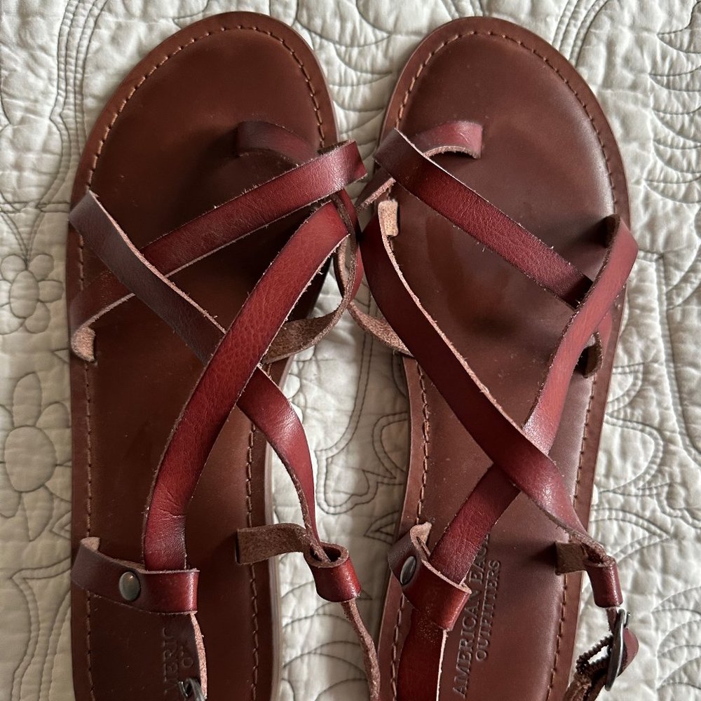 American Eagle flat, strappy, brown leather sandals, size 8, NWOT